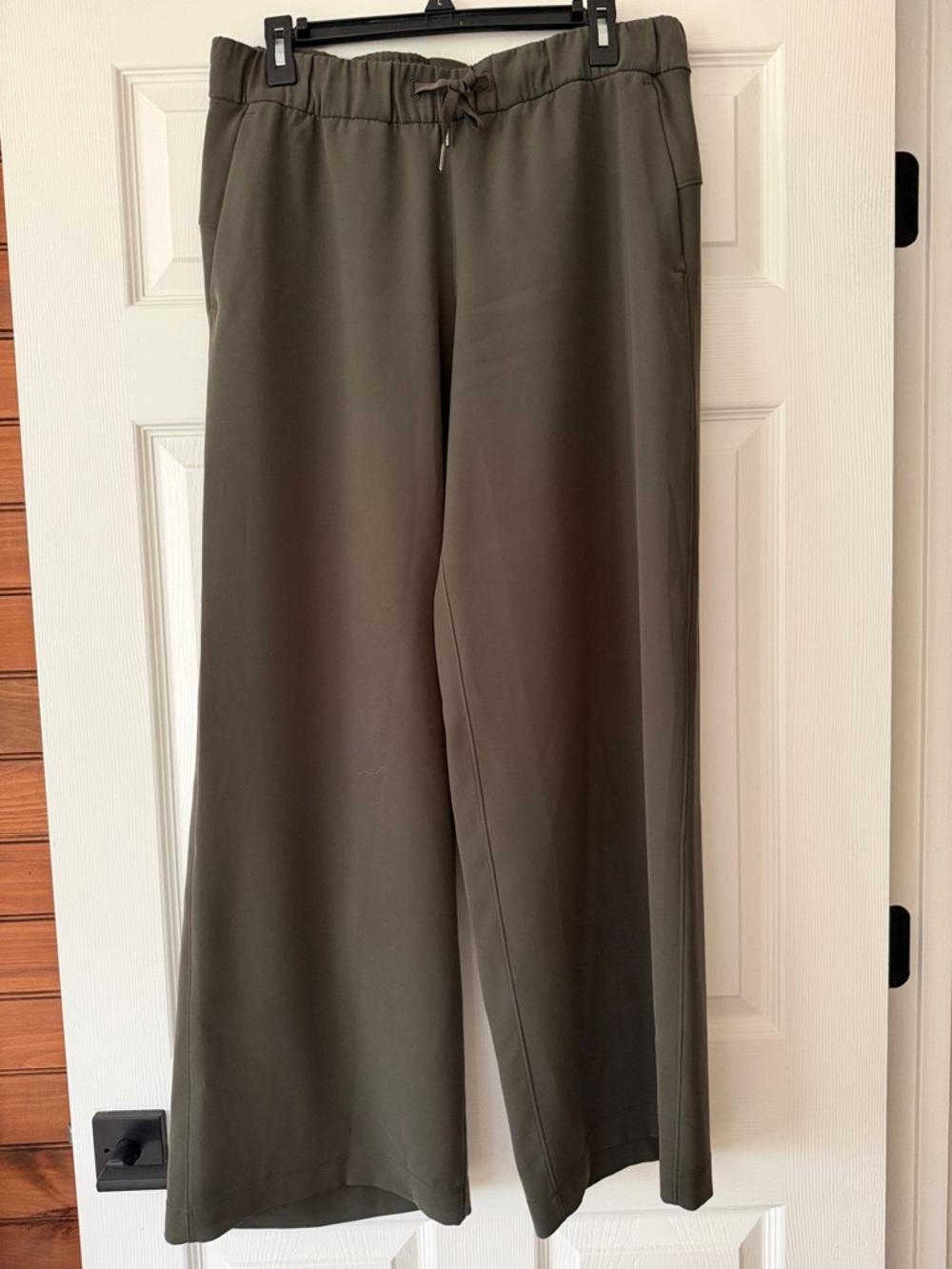 Women’s Olive Discontinued ‘On The Fly’ Wide-Leg Drawstring Sz 10